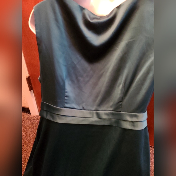 George ME STUNNING Emerald green silky dress sz10 - Picture 6 of 9